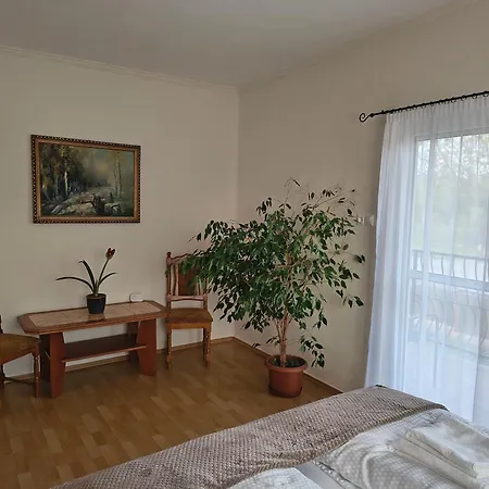 Gyoengyvirag Vendeghaz Дом отдыха Шюмег